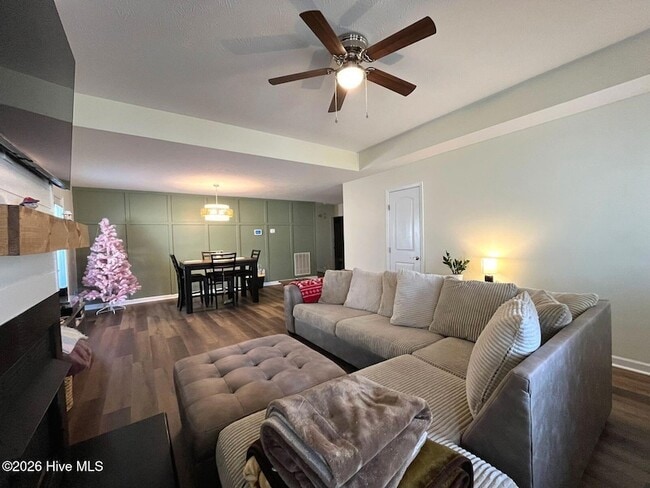 Photo - 323 Tokay Dr