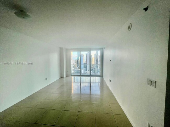 Photo - 55 SE 6th St Unidad 3706