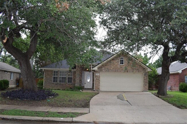 Photo - 2418 Willow Way