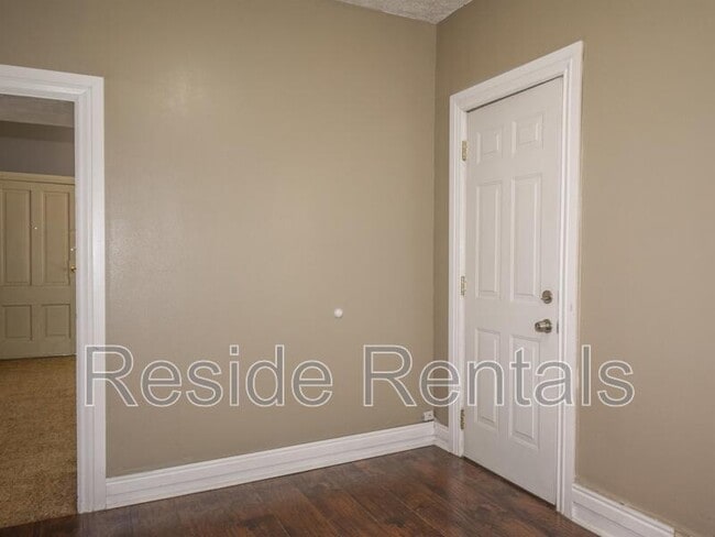 Photo - 502 W Center St