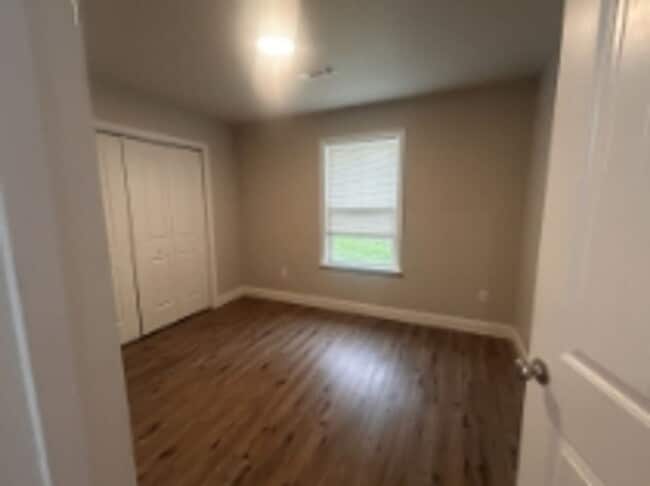 Building Photo - 385 Virginia St Unit A
