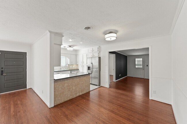 Photo - 4414 Gardendale Dr