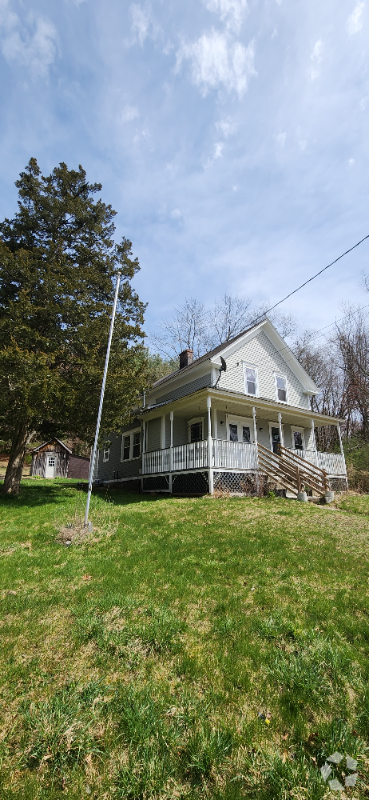 Building Photo - 204 Main St Rental