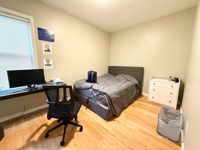 Photo - 110 Chester St Unit 3