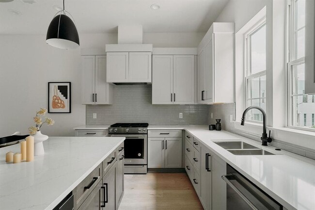 Photo - 2209 Woodland Ave