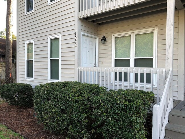 Building Photo - Welcome to the 2 Bed 2 Bath Bottom Floor C... Unit S1843