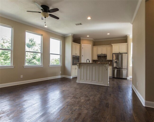 Photo - 1424 Eddington St