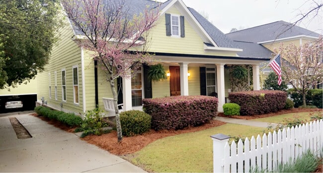 Photo - 1002 Mitchell Ln