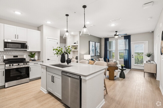 2BR, 2BA - 1,088SF - Kitchen, Living Room