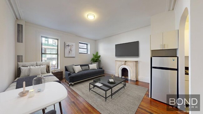 Building Photo - 39 E 65th St Unit 2B Rental