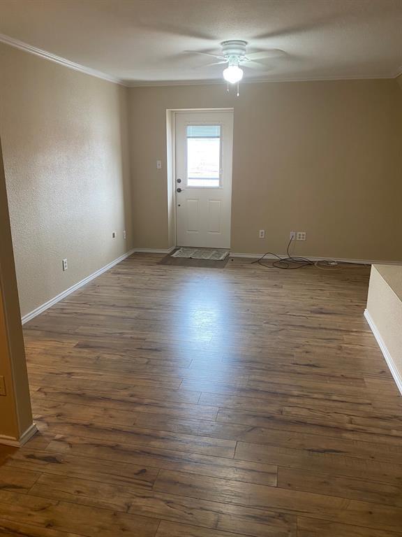 1005 Main St