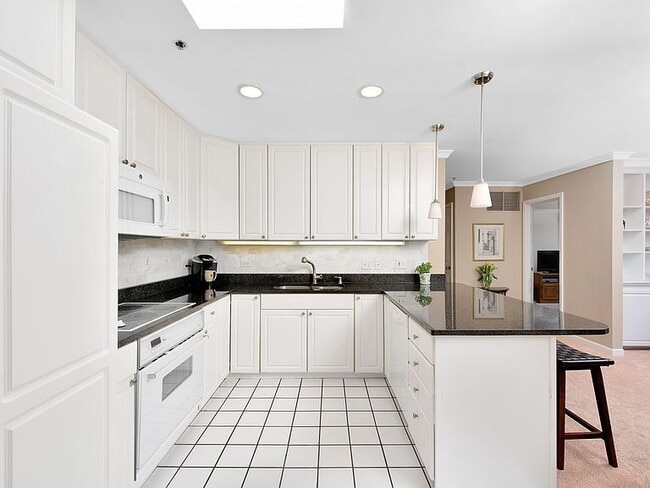 "Charming 2-Bed, 2-Bath Retreat in Northfield's Arbor Lane Oasis!"