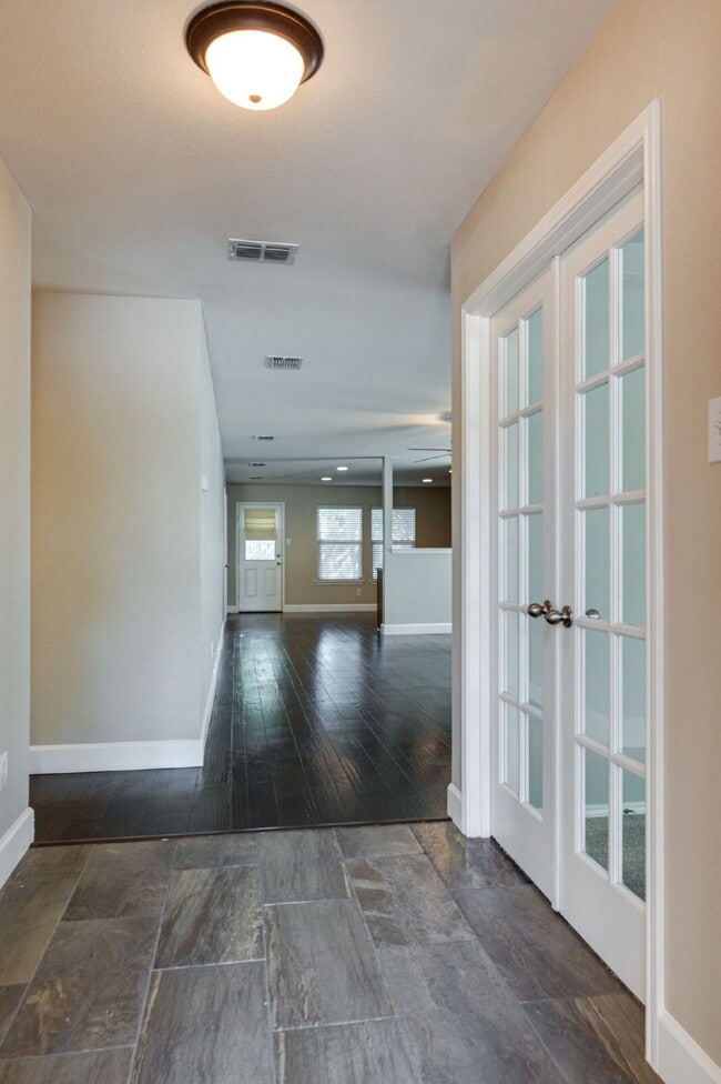 Photo - "Beautiful 3-Bedroom, 2-Bath Home with Ope...