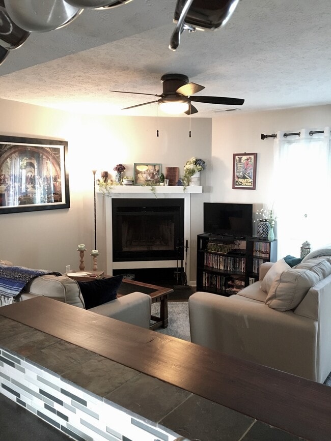 Photo - 1472 Tenbury Dr
