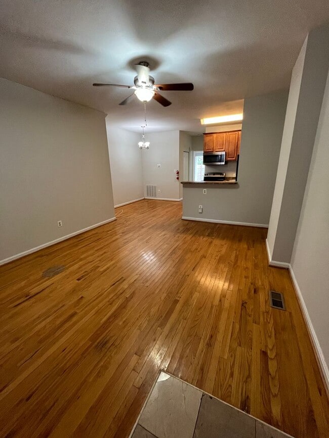 Building Photo - 211 Bates St NW Unit #B