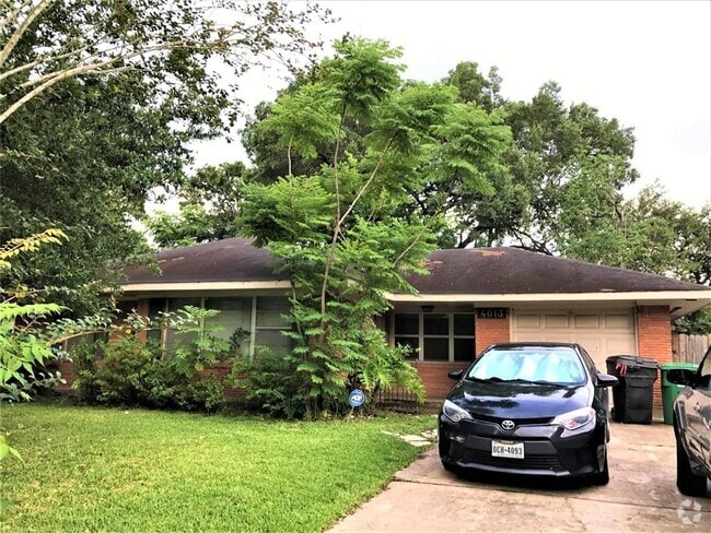 Building Photo - 4013 McDermed Dr Rental