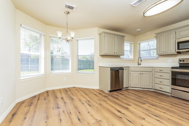 Photo - 211 Dove Meadows Ln