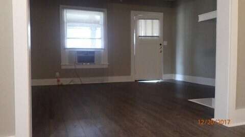 Photo - 5736 Worth St