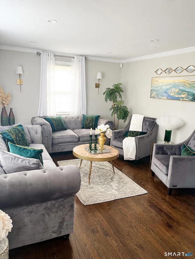Photo - 236 Goldenrod Ave