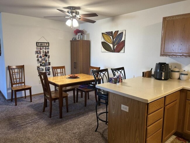 Photo - 451 Linden Dr