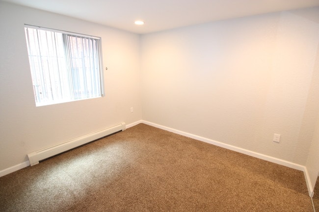 1431 Pearl St