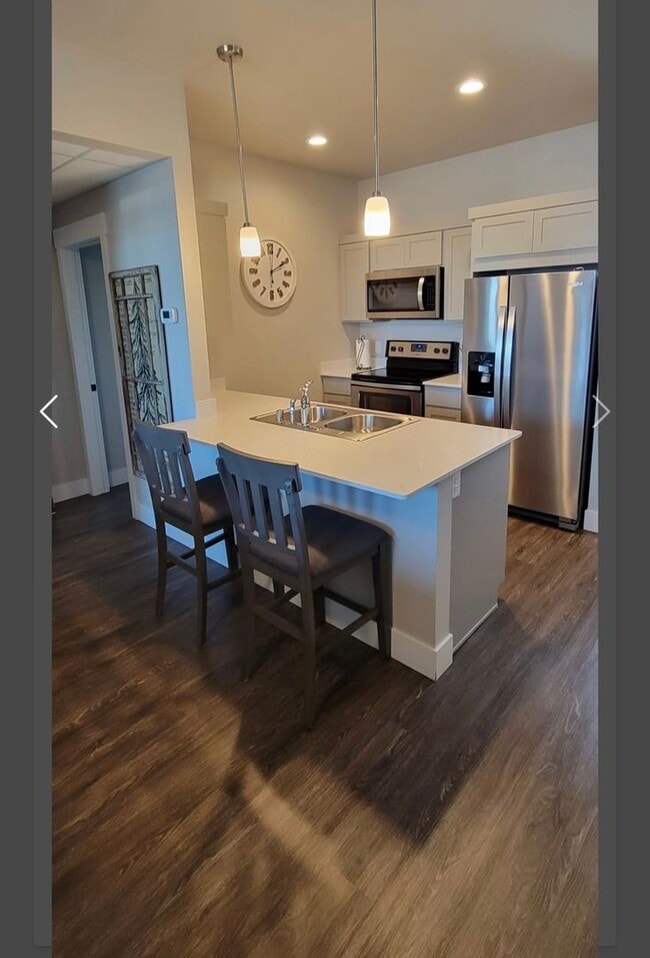 Building Photo - Fully furnished home in heart of newly built subdivision