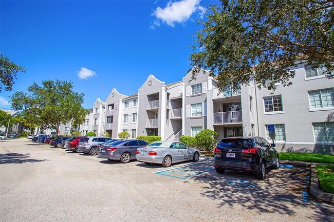 Photo - 655 SW 111th Way Unidad 208