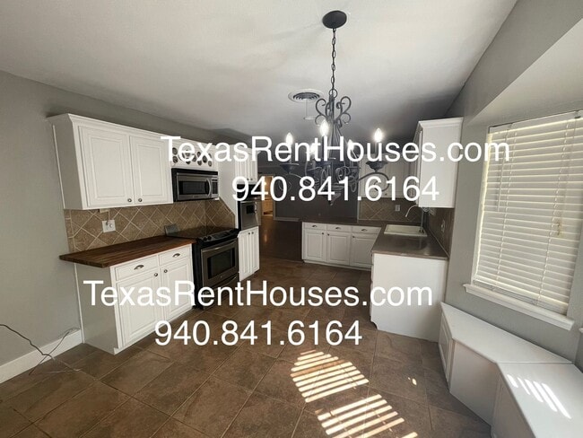 Photo - Gorgeous Home with updates and space!