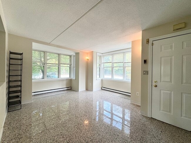 Photo - 48 Ellingwood St