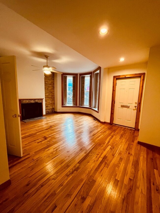 Building Photo - 1827 N Clybourn Ave Unit #1 Rental