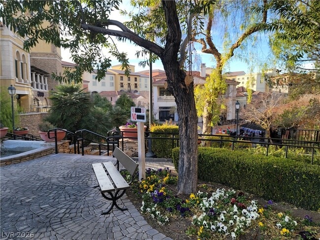 Photo - 30 Strada Di Villaggio Unit 631