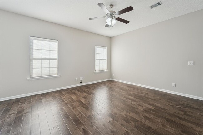 Photo - MOVE-IN READY! (Pet Friendly)