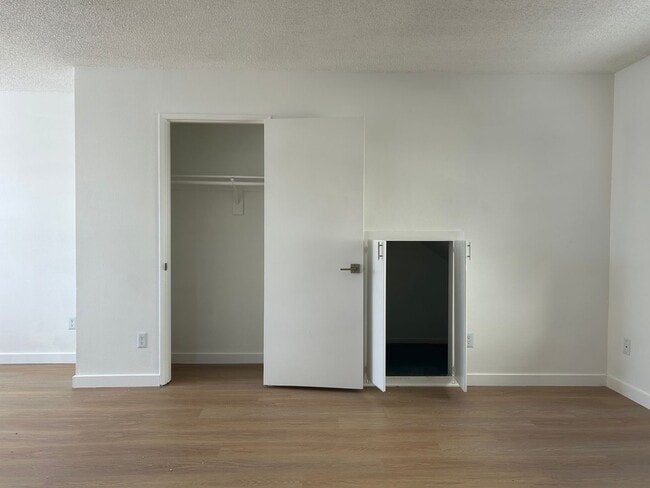 12338 Oxnard St Unidad 101