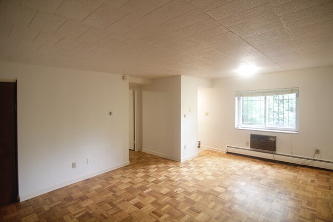 Building Photo - 1230 E End Ave Unit 1