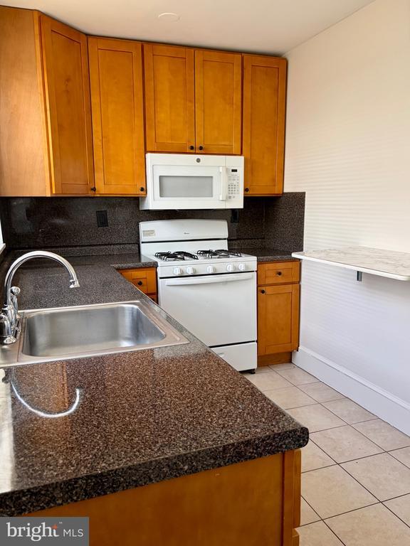 Photo - 355 Mercy St