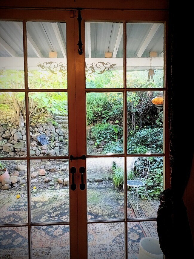 Photo - 725 Alhambra St