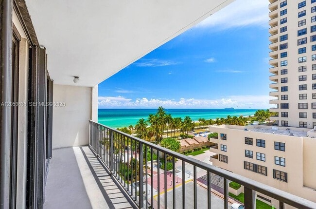 2625 Collins Ave Unit 702