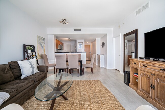 Photo - 253 NE 2nd St Unidad # 3104