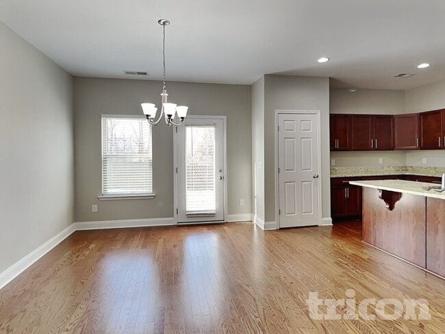 Photo - 176 Bexley Way