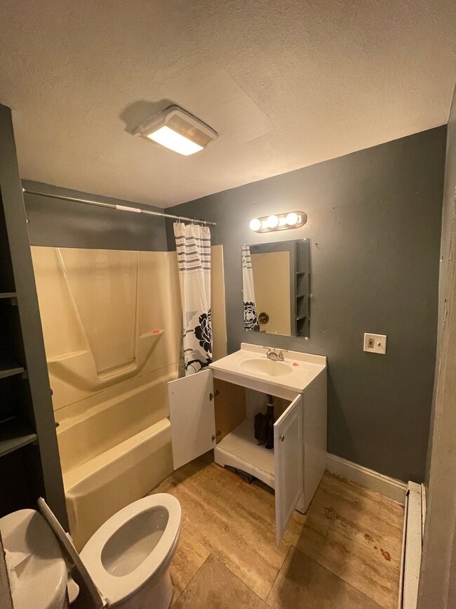 46 Linden St Unit 2nd floor