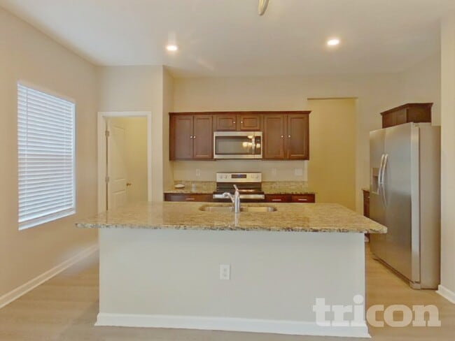 Photo - 15619 Merlin Ave