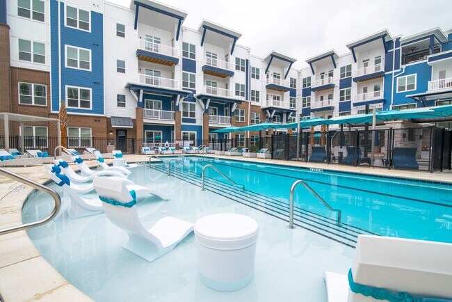 Piscina espectacular en Hawthorne en Indy West en Wilmington, NC - Hawthorne at Indy West