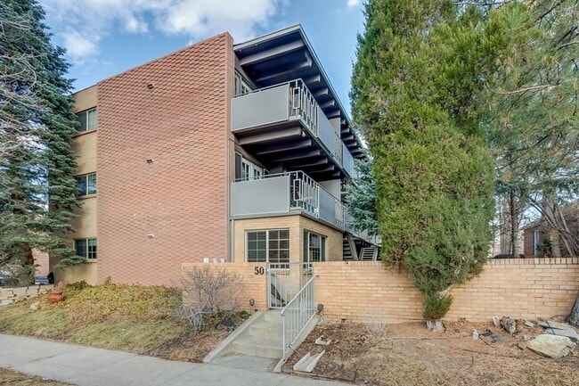 Building Photo - 50 N Clarkson St Unit #105