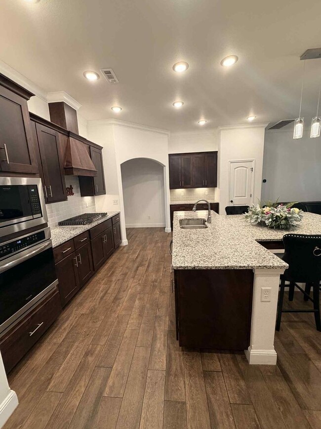 329 E Greystone Square