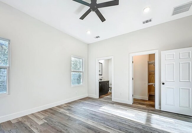 Photo - 1192 W 25th St