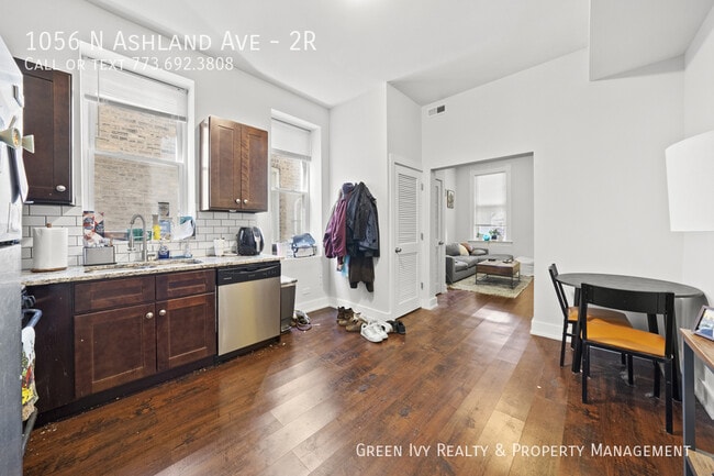 Photo - 1056 N Ashland Ave Unidad 2R