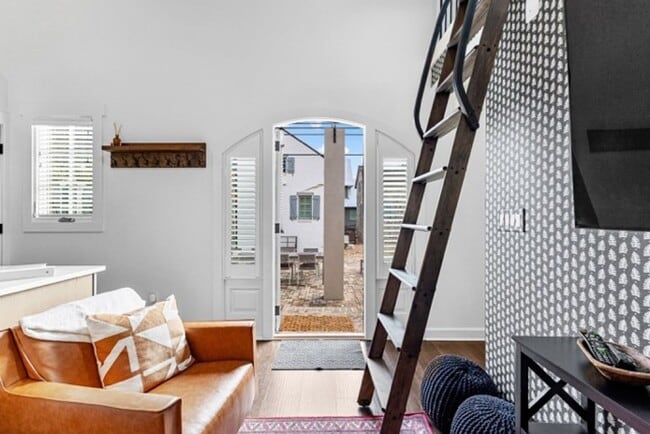 Photo - 192 Breakspear Ln