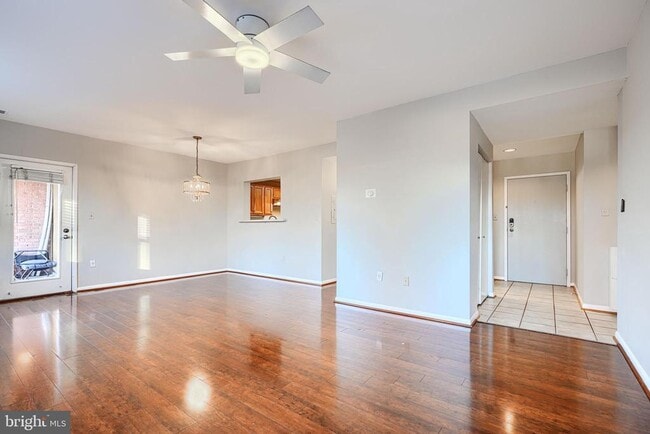 Photo - 123 W Barre St Unit 403