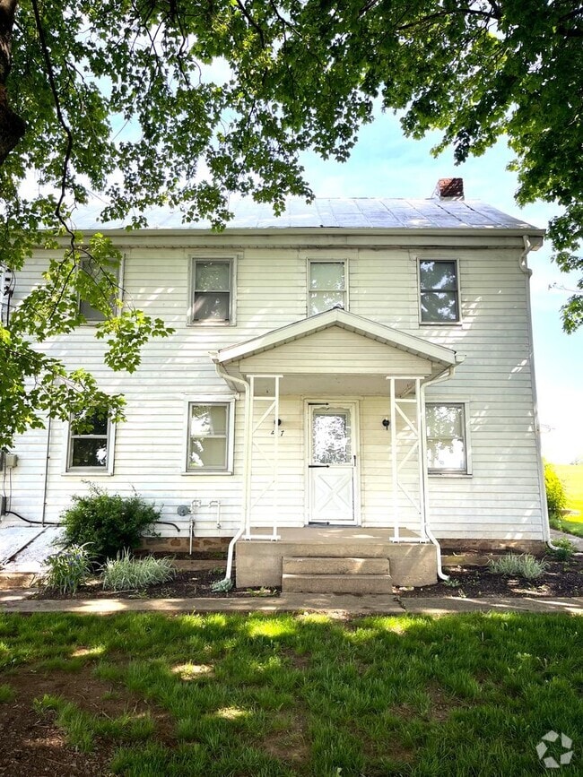 Building Photo - Spacious 3-Bedroom Farmhouse for Rent – Pe...