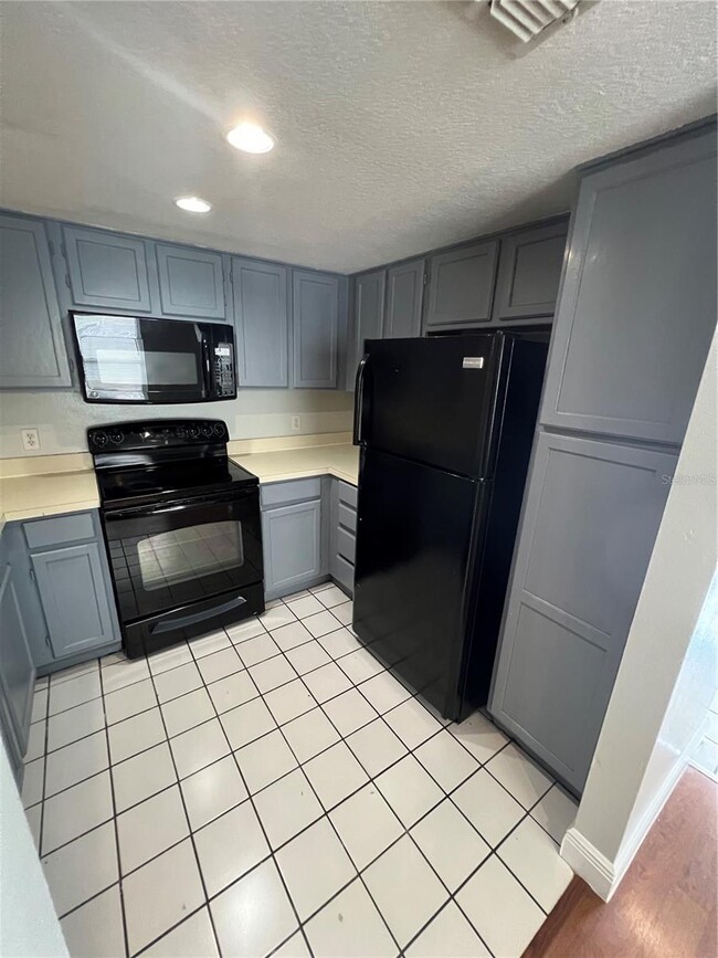 Photo - 2421 Summerfield Way